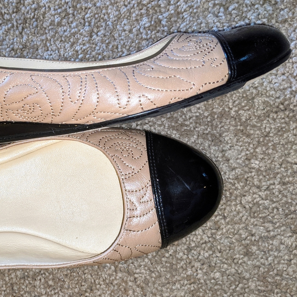 Taryn Rose patent leather flats size 9